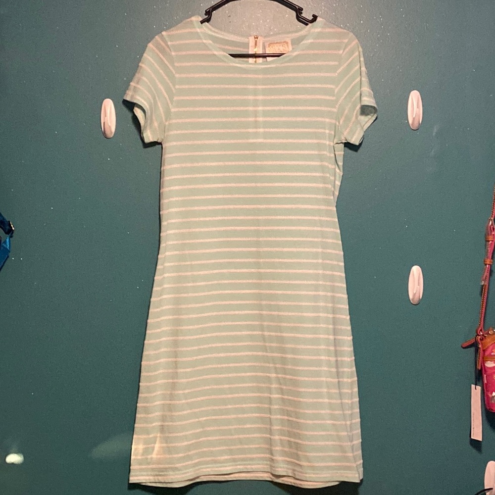 Knee level dress